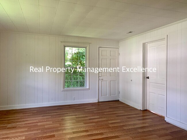 Foto del edificio - Historical Home, 2 Bed, In Downtown Wake Forest, Available Now!