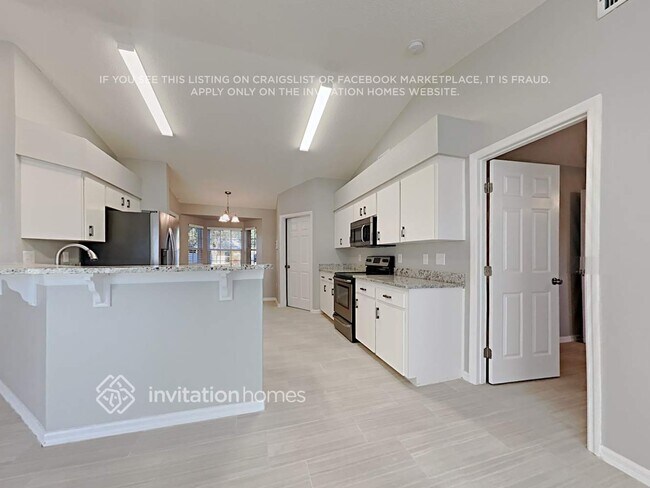 Foto del edificio - 616 Parsons Reserve Ct