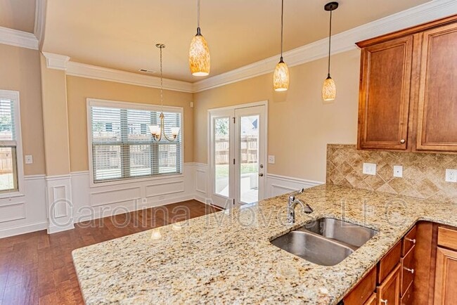 Building Photo - 12 Glenmora Rd