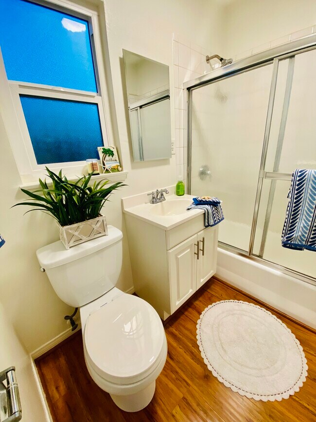 Foto del edificio - 918 E Imperial Ave