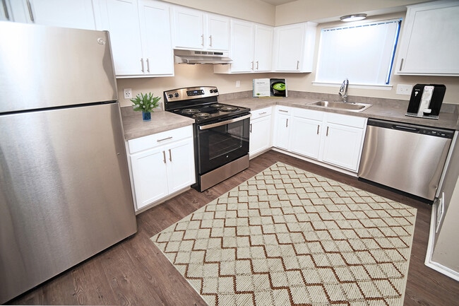Building Photo - Uptown 11 Townhouses