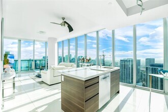 Building Photo - 888 Biscayne Blvd