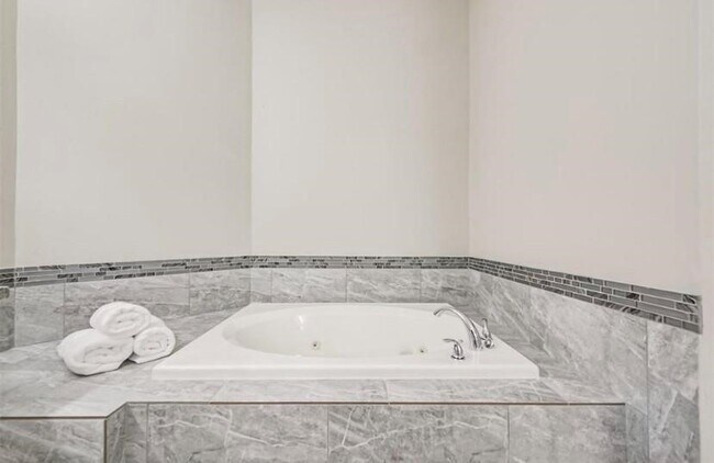 Foto del edificio - 8002 Harbor Point Dr