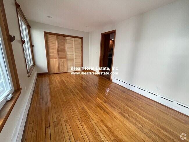 Building Photo - 338 K St