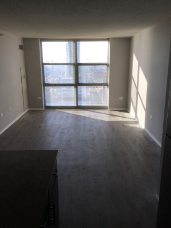Building Photo - 300 N Clinton St