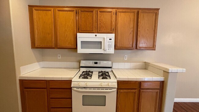 Building Photo - Ready to be a Forever Home!