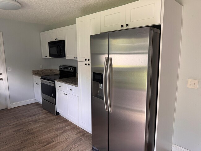 Foto del edificio - 12260 Delaware Woods Ln