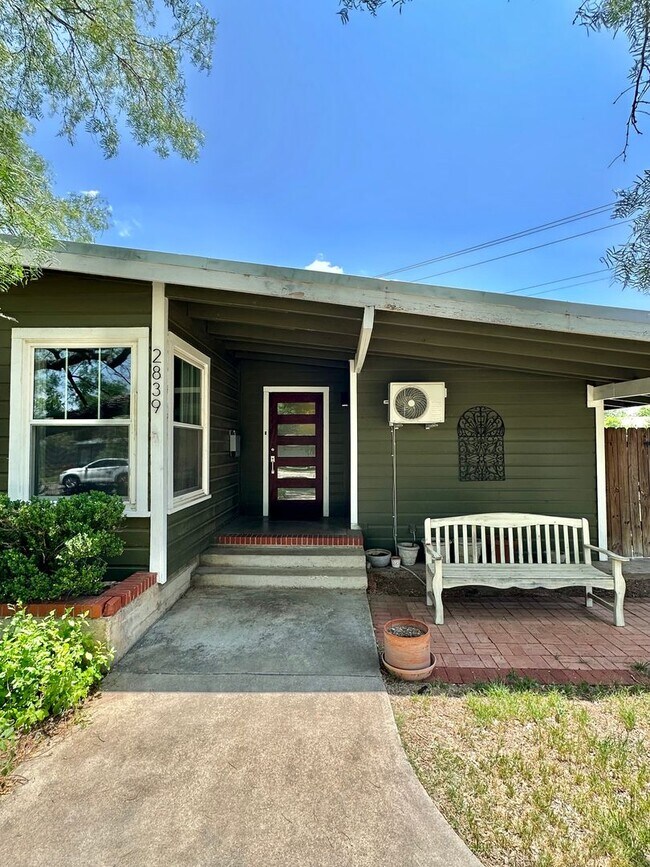 Building Photo - Spacious 2 Bedroom Near ASU!!