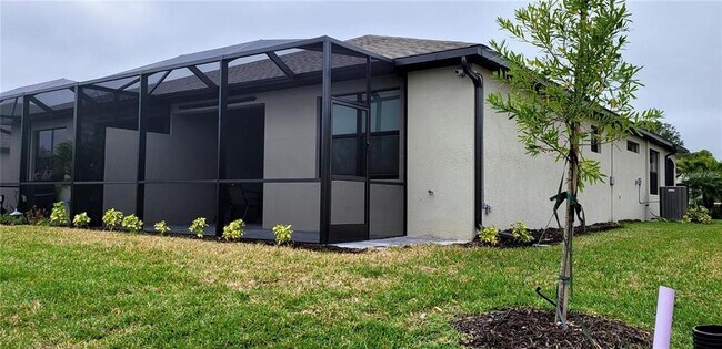 Foto del edificio - 2168 Gardenia Ave