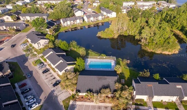 Foto del edificio - 4033 Henley Rd