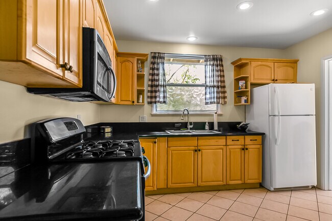 Foto del edificio - 7825 Mason Ave