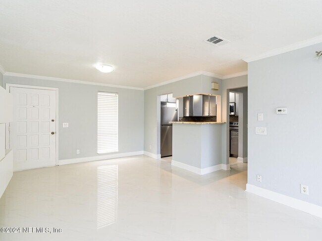 Building Photo - 1530 El Prado Rd