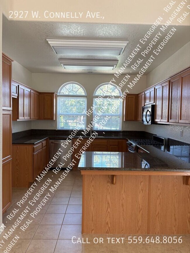 Foto del edificio - 2927 W Connelly Ave