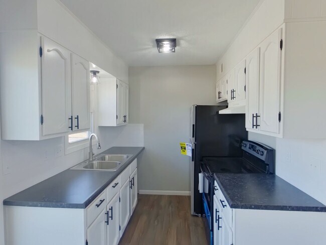 Foto del edificio - 242 N Acadia Ave