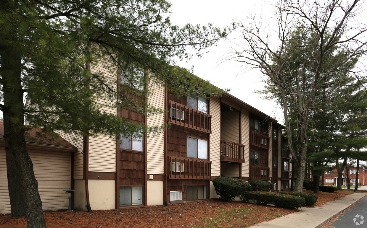 Primary Photo - Eagle Crest Apartments