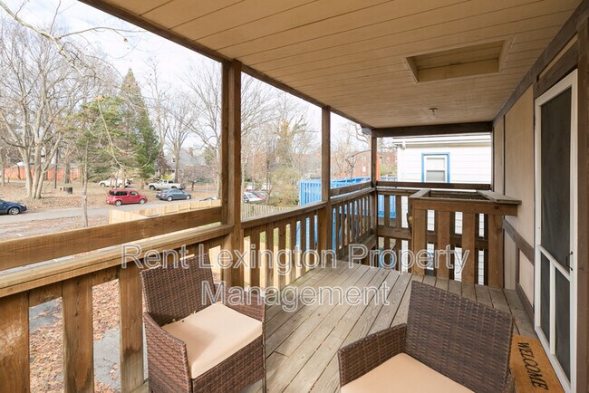 Photo - 342 E High St Apartment