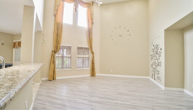 Foto del edificio - 12819 Wisteria Park Dr
