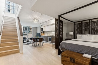 Building Photo - 1477-1477 W Pender St