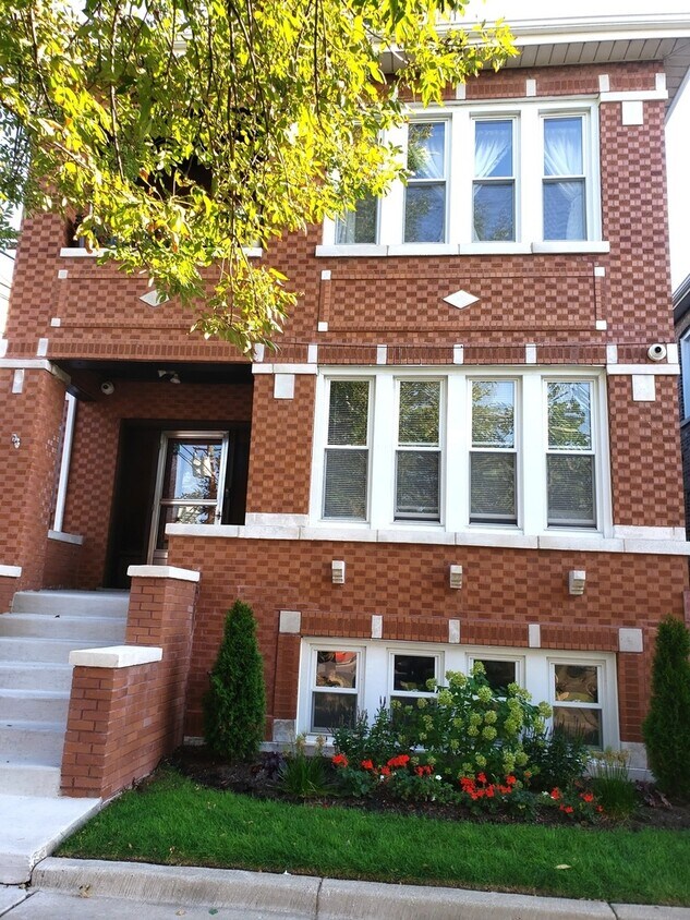 Primary Photo - 3049 W Pope John Paul II Dr