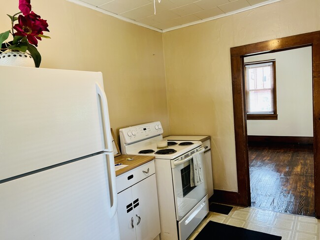Building Photo - 133 E Bald Eagle St