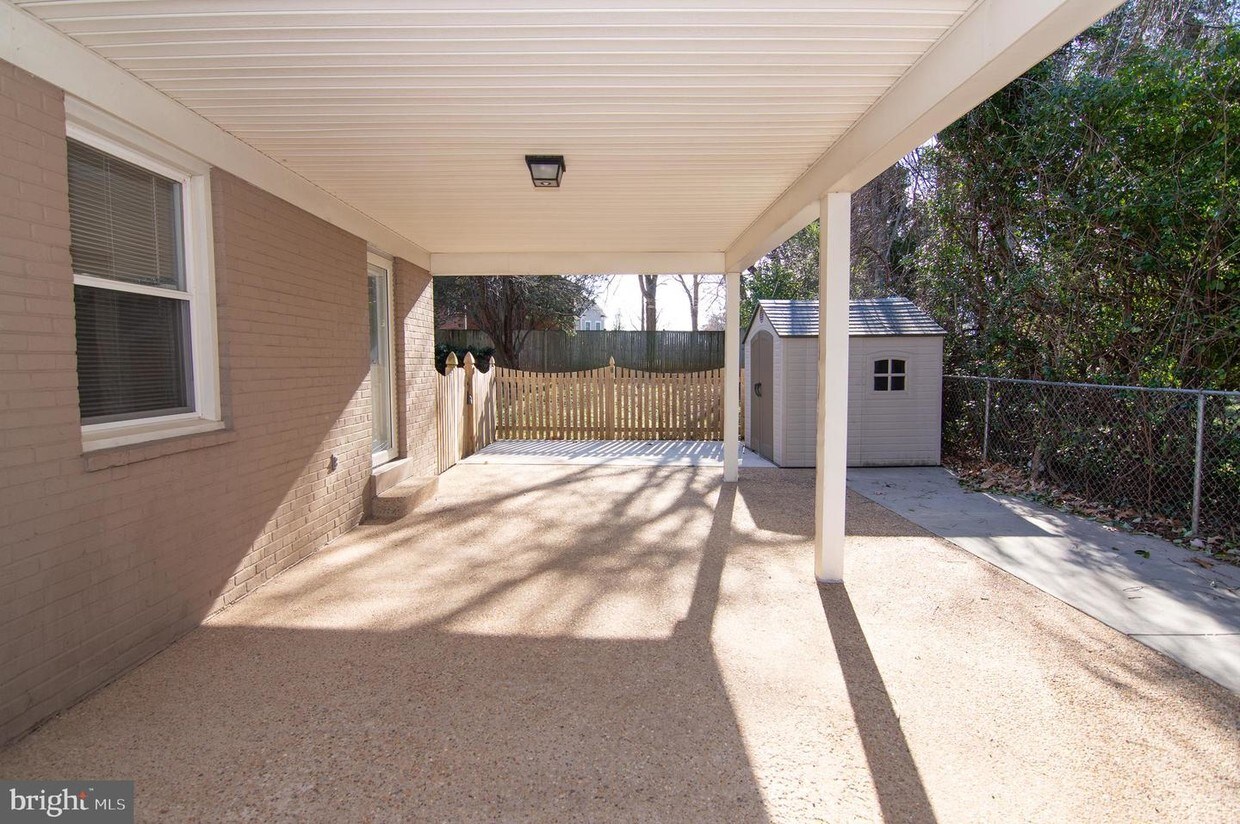 6923 Poppy Dr, McLean, VA 22101 House for Rent in McLean, VA