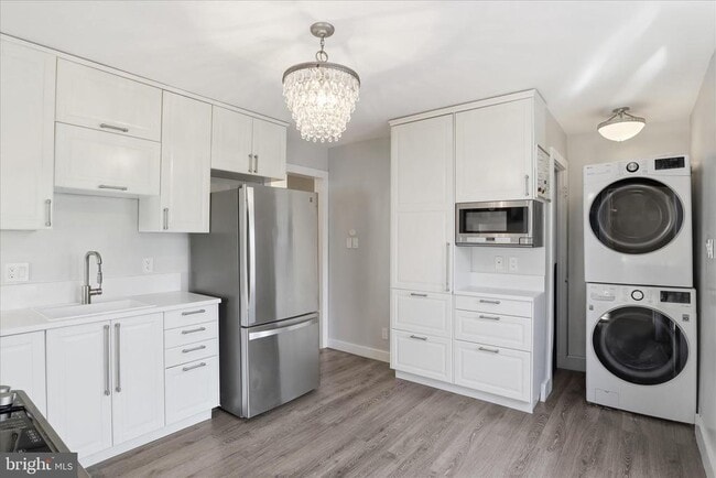 Building Photo - 2107 Virginia Ave