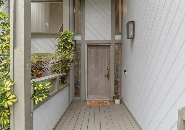 Foto del edificio - Unfurnished Village of Del Mar Home Boasti...