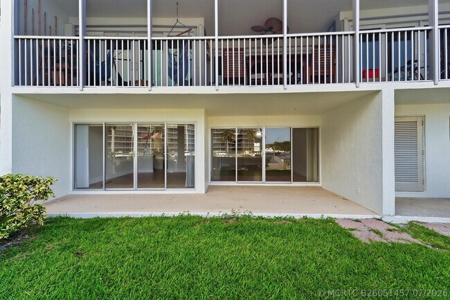 Foto del edificio - 1427 E Hillsboro Blvd