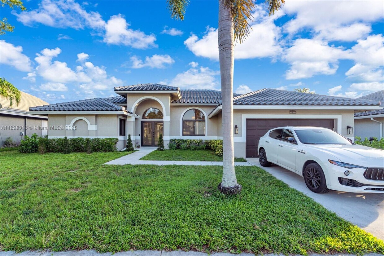 Foto principal - 10208 SW 12th St