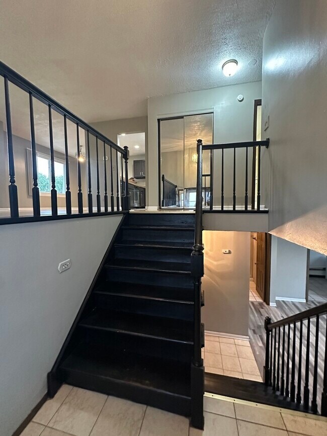 Building Photo - 3931 Sandpiper Dr