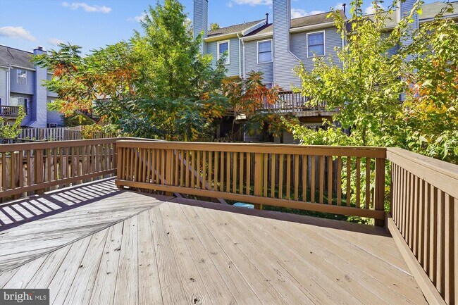 Foto del edificio - 14705 Flower Hill Dr