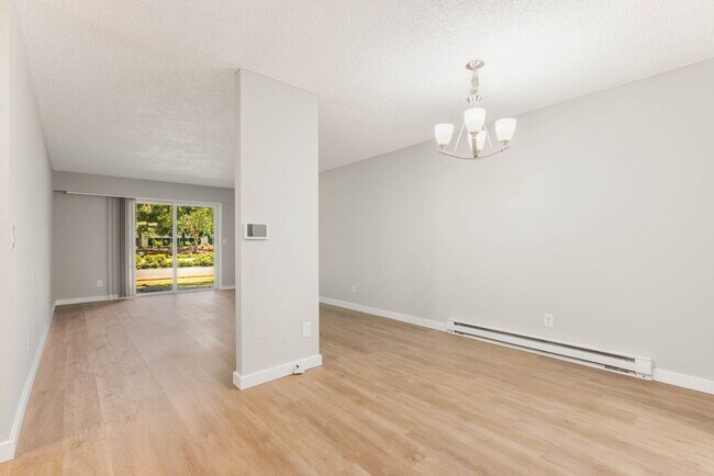 Foto del edificio - 14650 NE 32nd St