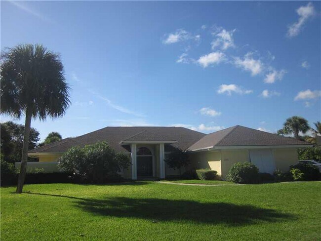 Foto del edificio - 2145 Waltons Ct