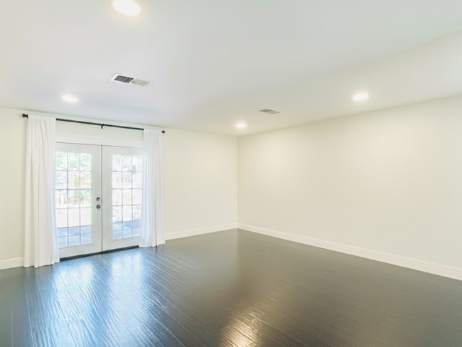 Building Photo - 2127 Encanto Ridge