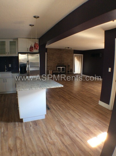 Building Photo - 1141 N Capistrano Dr