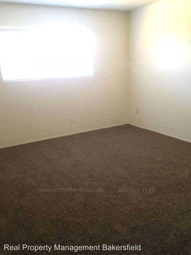 Building Photo - 2208 Courtleigh Dr