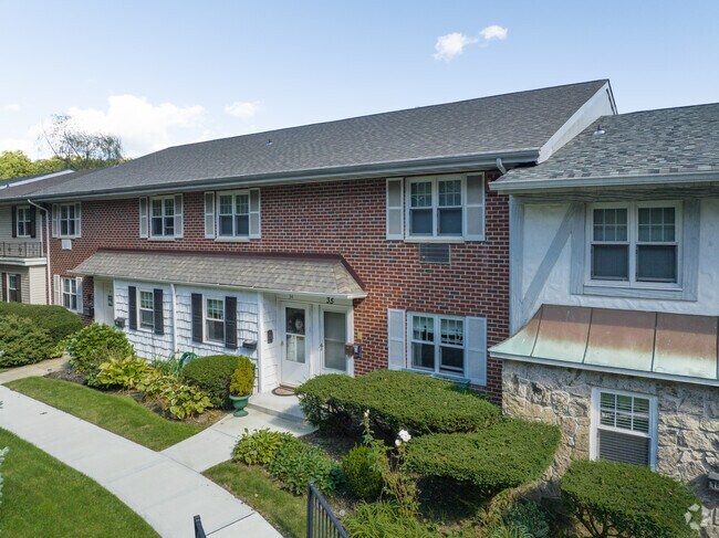 Foto del edificio - Birchwird Glen Co-Op