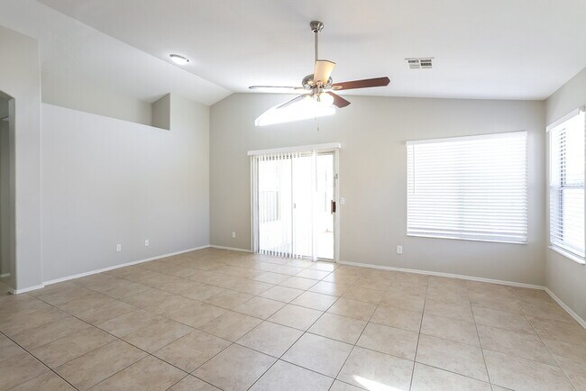 Foto del edificio - 7427 W Tina Ln