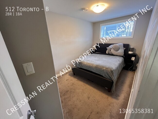 Building Photo - 2 Bed 1 Bath Basement Suite in Churchill Downs