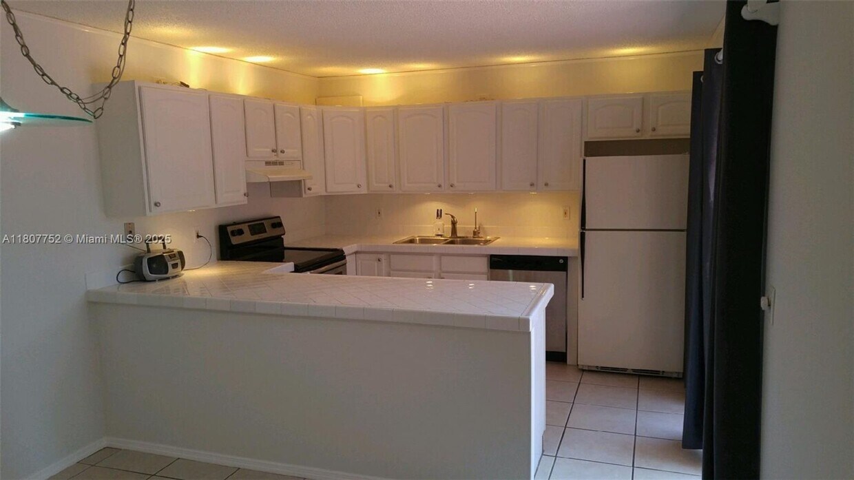 Primary Photo - 703 Springdale Cir