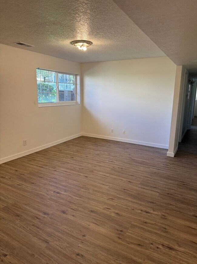 Foto del edificio - 1388 N 1300 W