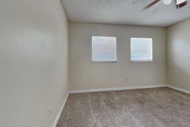 Foto del edificio - 39643 Meadowood Loop