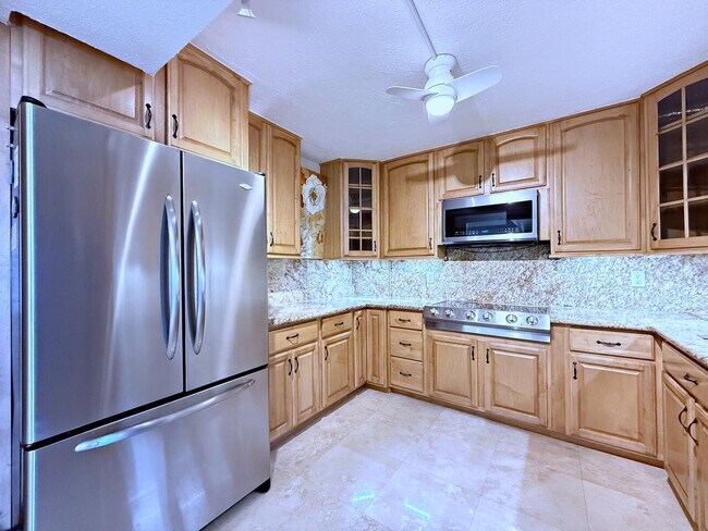 Foto del edificio - 3546 S Ocean Blvd