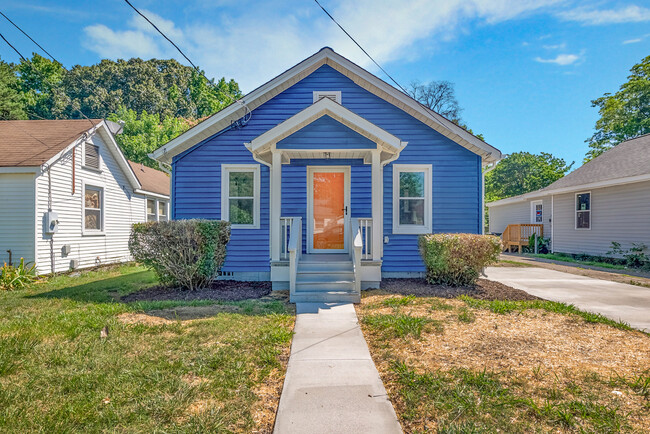 Building Photo - 626 Celey St