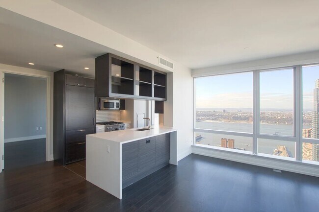 Foto del edificio - 555 10th Ave