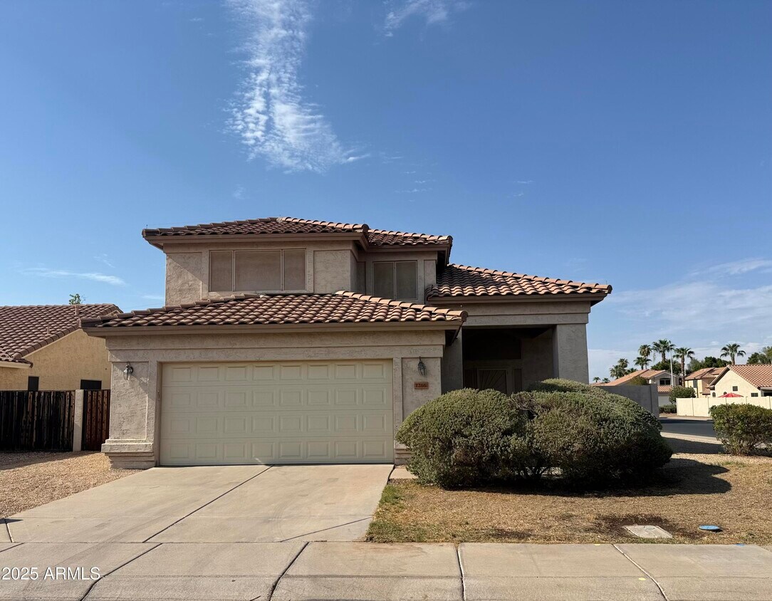 Foto principal - 1266 W Kingbird Dr