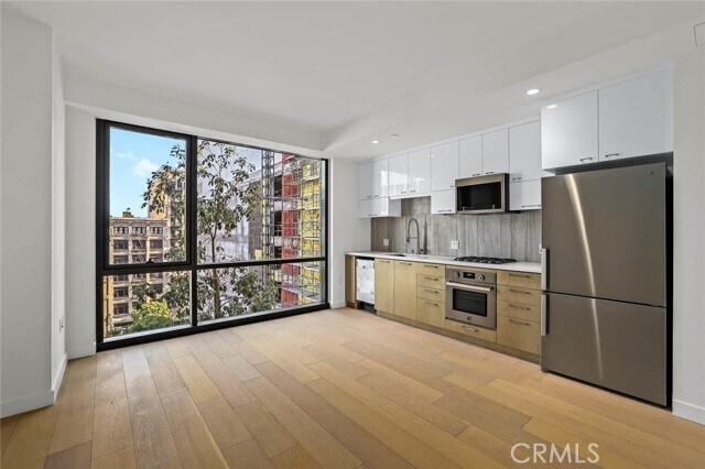 Foto del edificio - 400 S Broadway