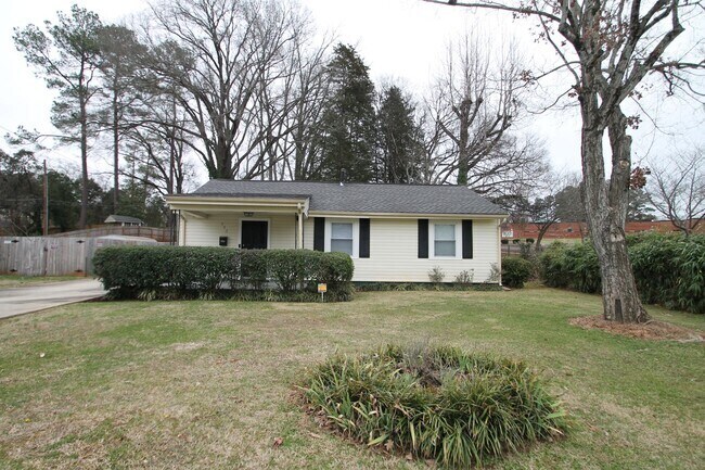 Foto principal - 942 McDow Dr
