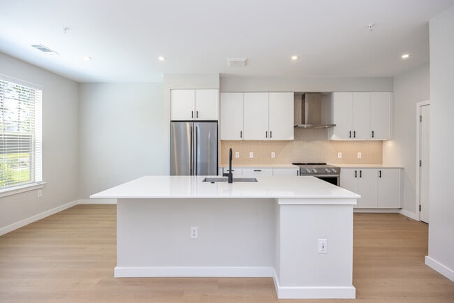 Building Photo - Avalon Brier Creek