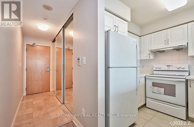 Photo du bâtiment - 88-2988 Grangeway Ave